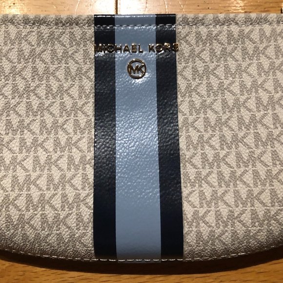 Michael Kors Off-White Light Brown With Logo Design Leather Women's Waist Pack - Picture 5 of 16